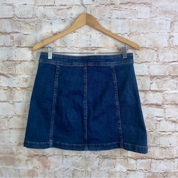 Madewell Stretch Denim A-Line Mini Skirt in Salisbury Wash Patch Pocket Edition - Picture 5 of 8